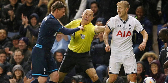 Video: Howard Webb Pun Bisa Diving