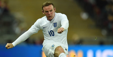 Tampil Standar, Rooney Dibela Hodgson