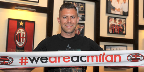 AC Milan Resmi Dapatkan Menez