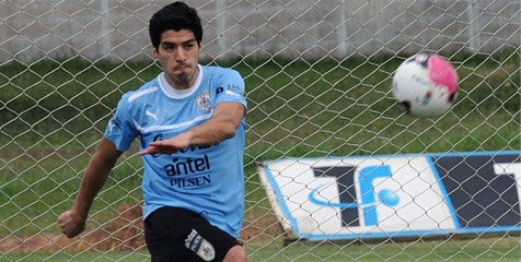 Forlan Sebut Kondisi Suarez Kian Membaik 