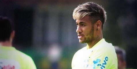 Neymar dan Alves Kompak Usung Gaya Rambut Anyar 