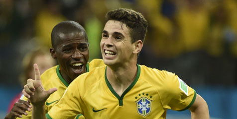 Oscar Ingatkan Brasil Ancaman Chile 