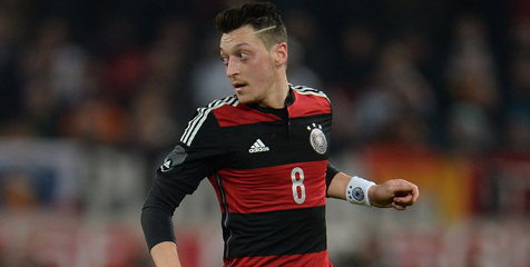 Ballack Terkejut Ozil Dicerca Kritik