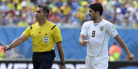 Wasit Laga Italia vs Uruguay Ternyata Berjuluk 'Drakula'