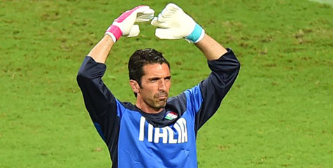 Italia Angkat Koper, Buffon Sindir Balotelli