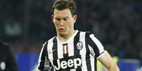 Kontrak Tinggal Setahun, Lichtsteiner Masih Santai