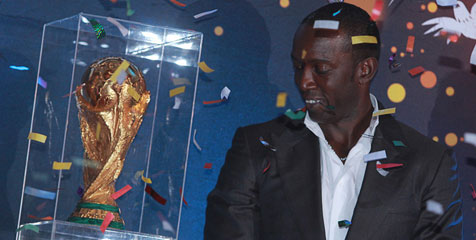 Dwight Yorke Dukung Hari Anti Diskriminasi