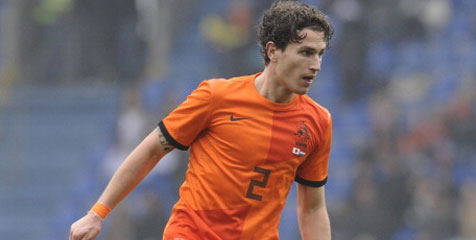 Feyenoord Minta United Naikkan Tawarannya Pada Janmaat