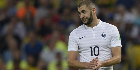 Cari Ganti Suarez, Liverpool Lirik Benzema 