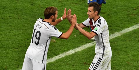 Klose Beri Bisikan Khusus Kepada Gotze