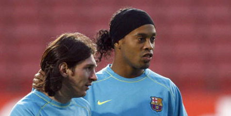 Ronaldinho Tak Sabar Kembali Beraksi Bersama Messi 