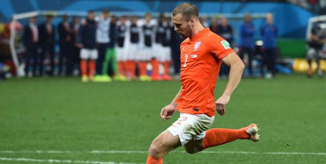 Eks United Ini Desak Van Gaal Boyong Ron Vlaar