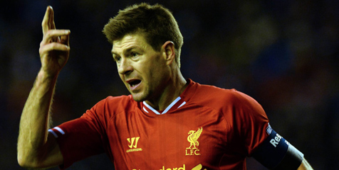 Carragher: Gerrard Bisa Saja Lanjutkan Karirnya di Timnas Carragher: Gerrard Bisa Saja Lanjutkan Karirnya di Timnas
