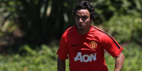 Rafael Tinggalkan Tur Manchester United