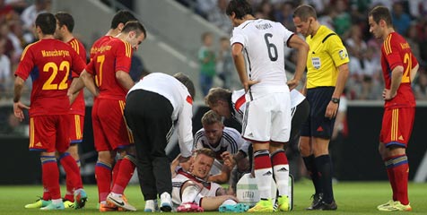 Jerman Juara Dunia, Reus Tersiksa