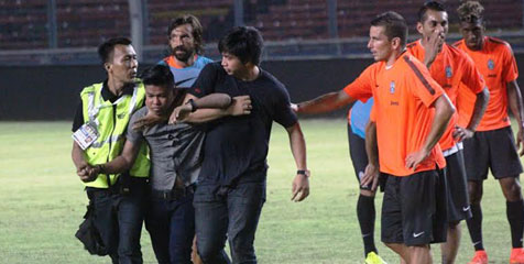 Juve Latihan Terbuka, Pirlo 'Diserang' di GBK