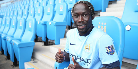 Sagna Yakin Raih Banyak Trofi di Manchester City