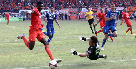 Review ISL: Lagi, El Clasico Indonesia Berakhir Seri Review ISL: Lagi, El Clasico Indonesia Berakhir Seri