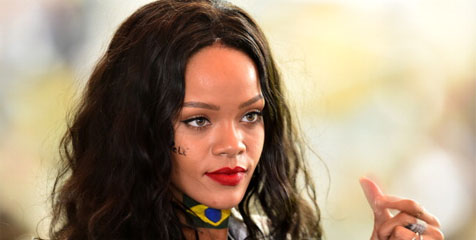 Rihanna Ternyata Ingin Beli Liverpool 