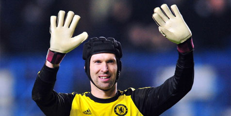 Courtois No.1, Chelsea Minta Cech Menyingkir 