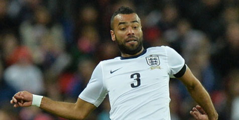 Ashley Cole Saksikan Kemenangan Chelsea via Laptop 