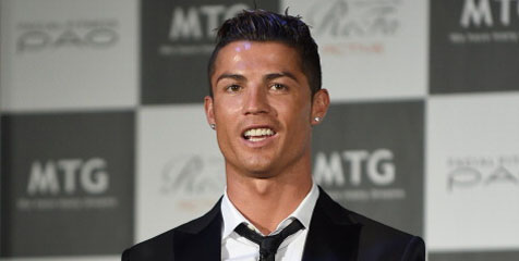 Bagi Cewek Cantik Ini, CR7 Adalah Bintang Barcelona - Bola.net