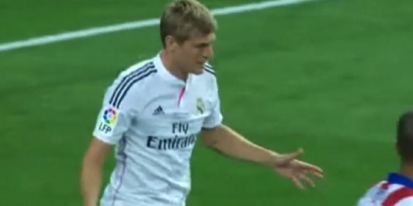 Video: Kroos Gagal Eksekusi Peluang Emas di Derby Madrid 