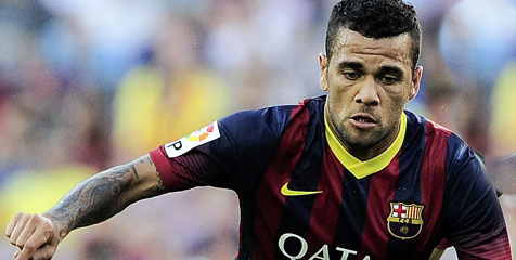 Dani Alves Tak Mau Tinggalkan Barca