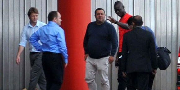 Sambut Balotelli di Liverpool, Pria Ini Nekat Ber-Ice Bucket Challenge