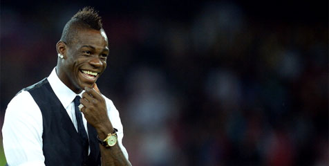 Balotelli 'Rusak' Wajah Ikon Liverpool, The Beatles