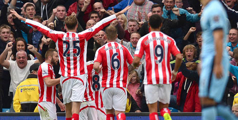 Review: Diouf Paksa The Citizens Berlutut di Etihad