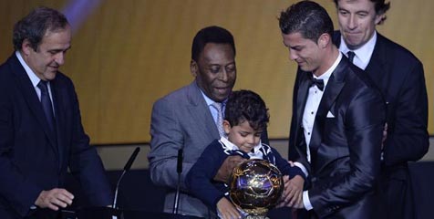 CR7 Bocorkan Identitas Ibu Kandung Cristiano Ronaldo Jr.