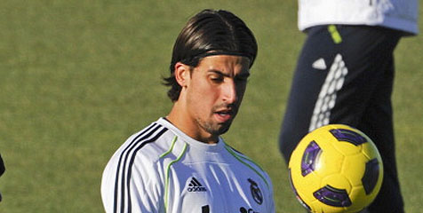 Bierhoff Tuding Madrid Tak Becus Diagnosa Cedera Khedira 