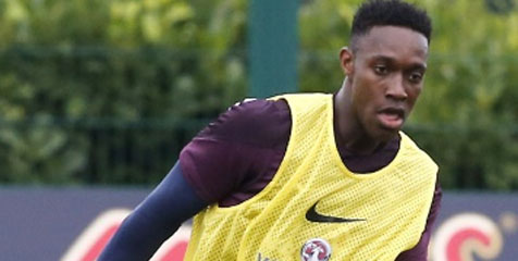 Neville: Welbeck Lebih Pas untuk Arsenal Timbang Falcao