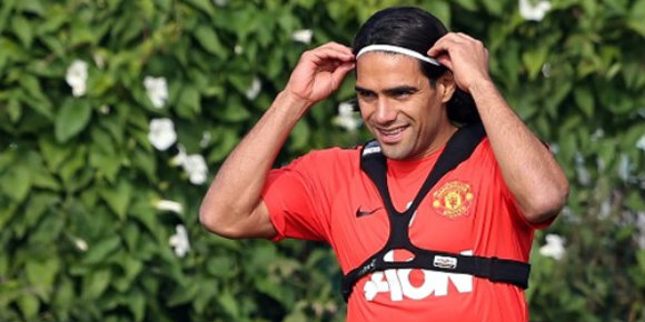 Galeri: Latihan Perdana Falcao dan Blind di Man United