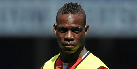 Giliran Rodgers Bantah Balotelli Tendang Kepala Lawan