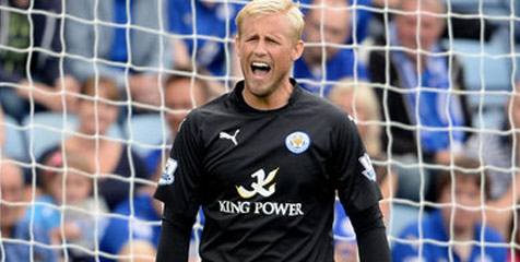 Schmeichel Akan Diturunkan Lawan Man United