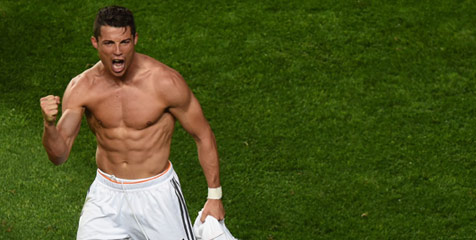 Suka Pamer Body, Ronaldo Dibela