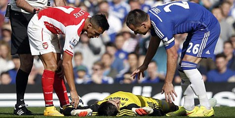 Gegar Otak, Courtois Dilarikan ke Rumah Sakit