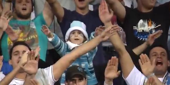 Inilah Suporter Militan Paling Imut Dalam Sepakbola Inilah Suporter Militan Paling Imut Dalam Sepakbola