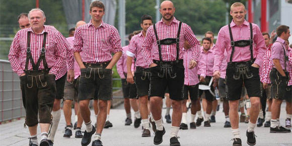 Deretan WAGs Cantik Bayern di Oktoberfest 2014!