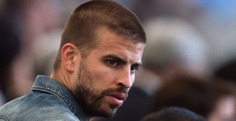 Pique Tutup Pintu Balik ke Old Trafford