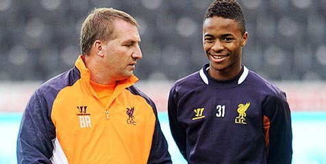 Bela Sterling, Rodgers Balik Serang Hodgson