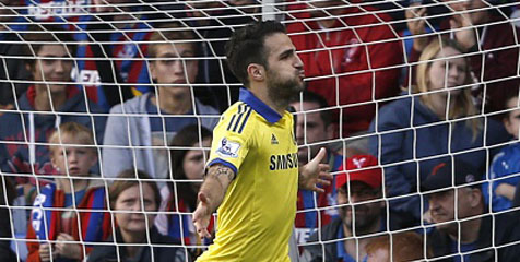 Review: Fabregas Buat Chelsea Nyaman di Puncak