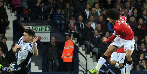 Fellaini: United Wajib Bekuk Chelsea