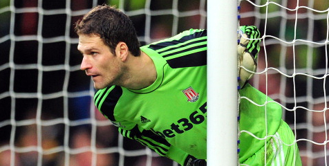 Digosipkan Jadi Target Madrid, Begovic Beri Tanggapan