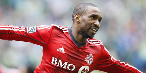 Thomo Sarankan Liverpool Gaet Defoe