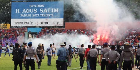 Semen Padang Bantah Isu Ricuh Dengan Aremania