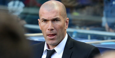 Enrique Tanggapi Polemik Zidane di Real Madrid