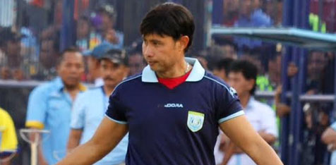 Eduard Tjong Bantah ke Gresik United